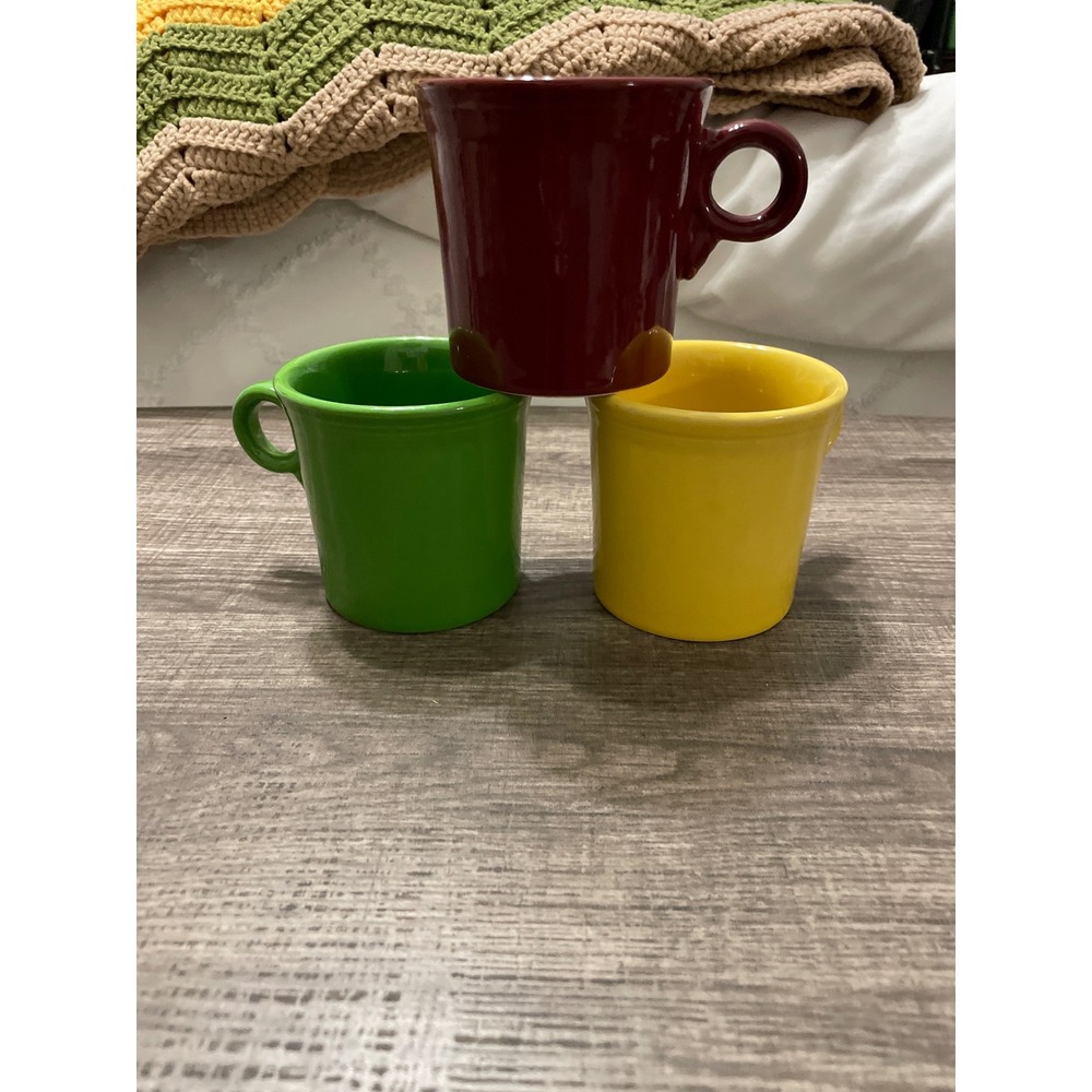 VTG Fiesta HLC USA  Mugs Set of 3 Red Green Yellow Ring Handle Ceramic Cups